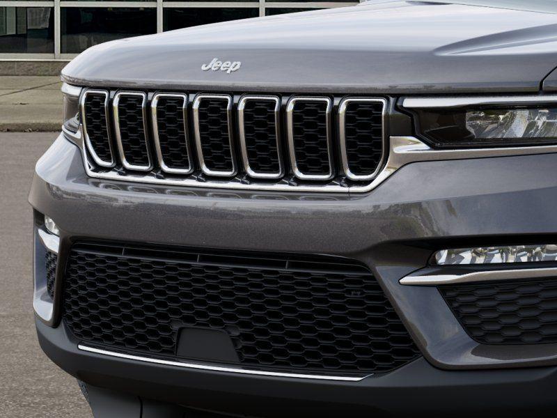 new 2025 Jeep Grand Cherokee car, priced at $41,900