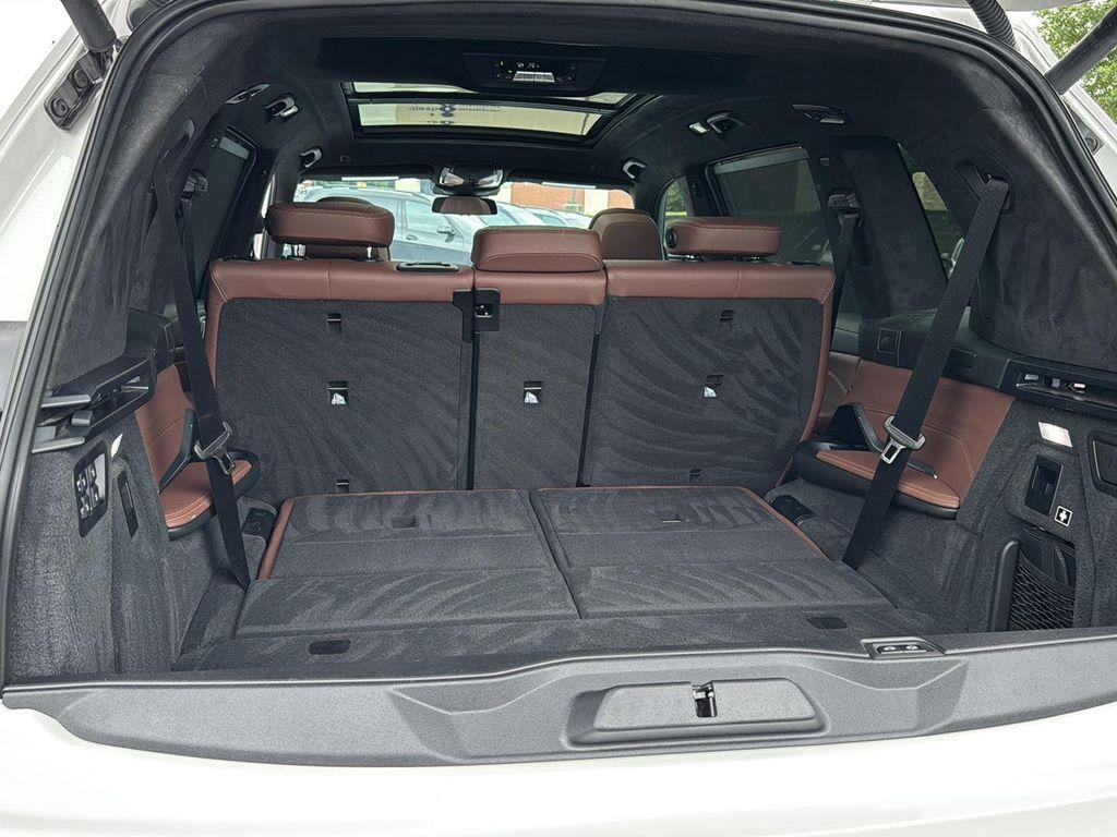 2023 Mineral White Metallic BMW X7