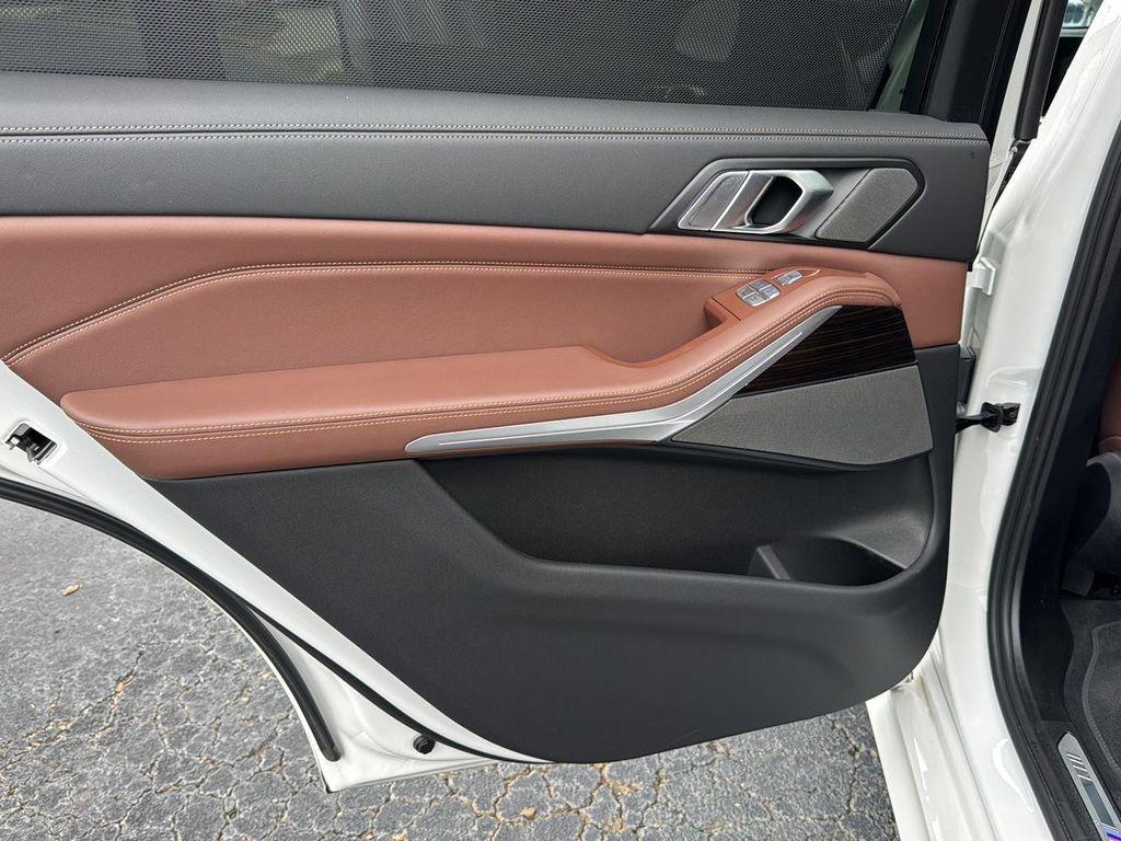 2023 Mineral White Metallic BMW X7