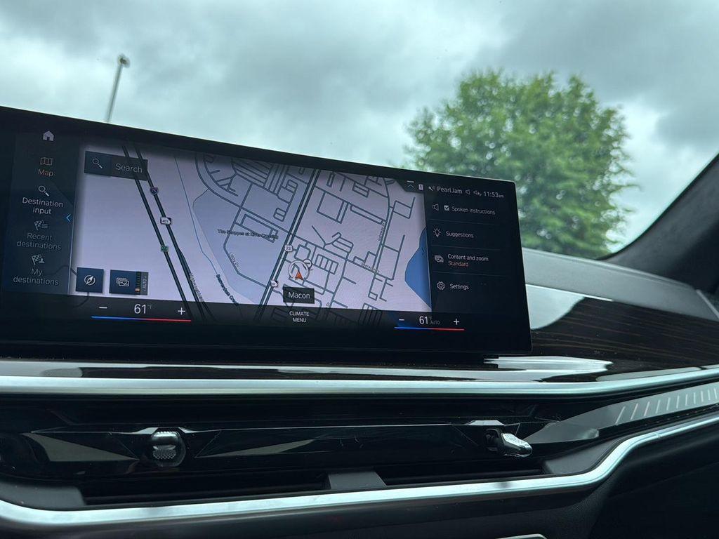 2023 Mineral White Metallic BMW X7