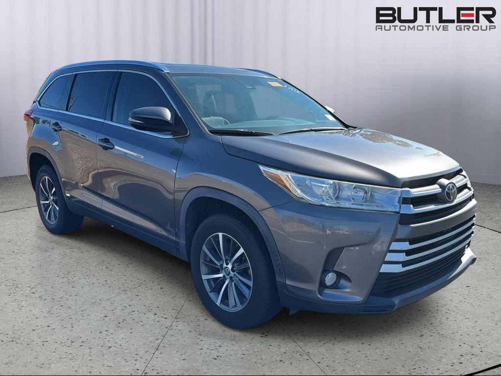 used 2019 Toyota Highlander car, priced at $24,900