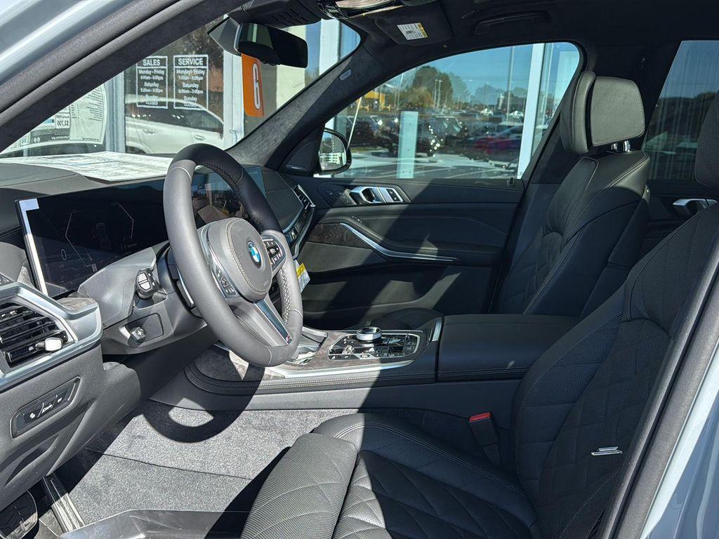 new 2026 BMW X7 car, priced at $103,085