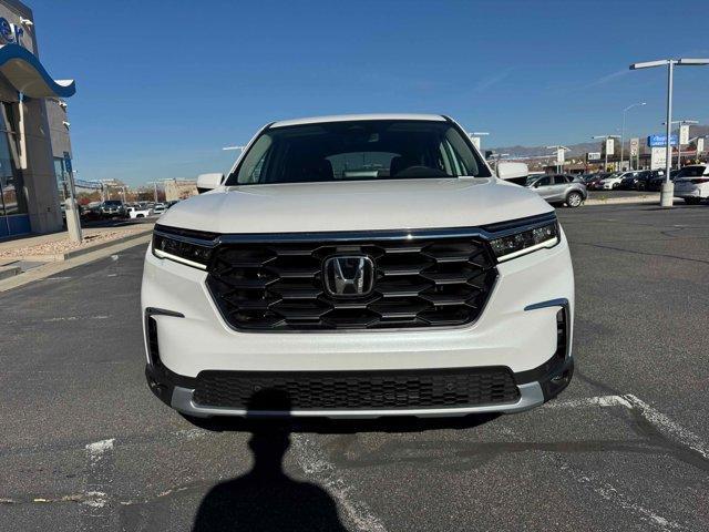new 2025 Honda Pilot car, priced at $45,456