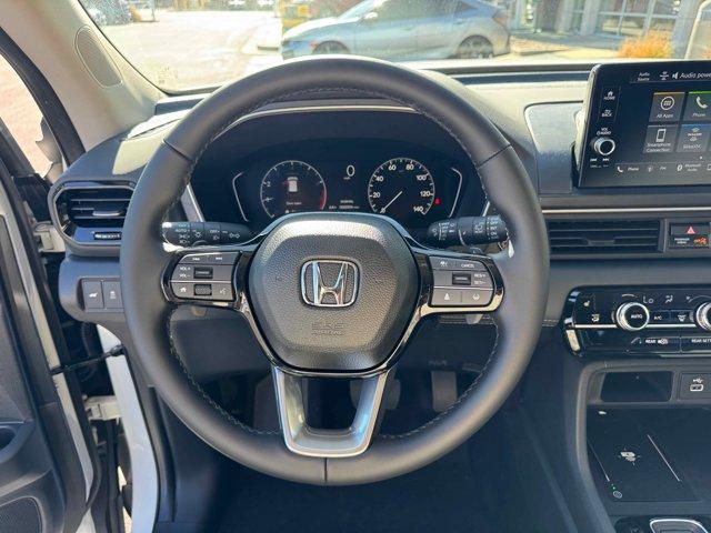 new 2025 Honda Pilot car, priced at $45,456