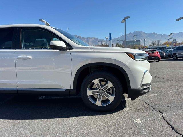 new 2025 Honda Pilot car, priced at $45,456