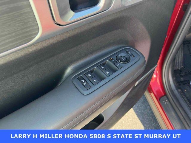 used 2024 Hyundai Santa Fe car, priced at $34,598