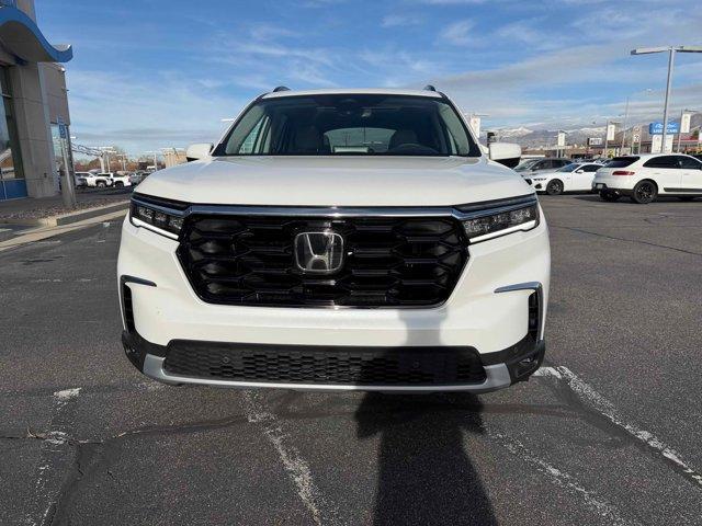 new 2025 Honda Pilot car, priced at $49,619