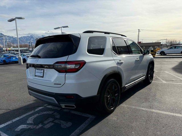 new 2025 Honda Pilot car, priced at $49,619