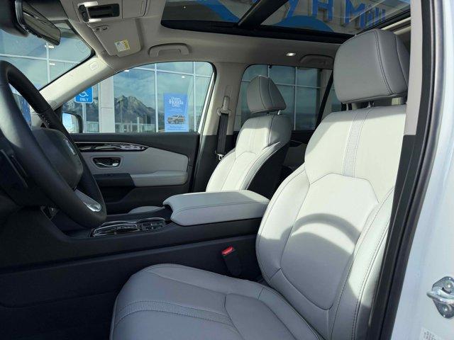 new 2025 Honda Pilot car, priced at $49,619