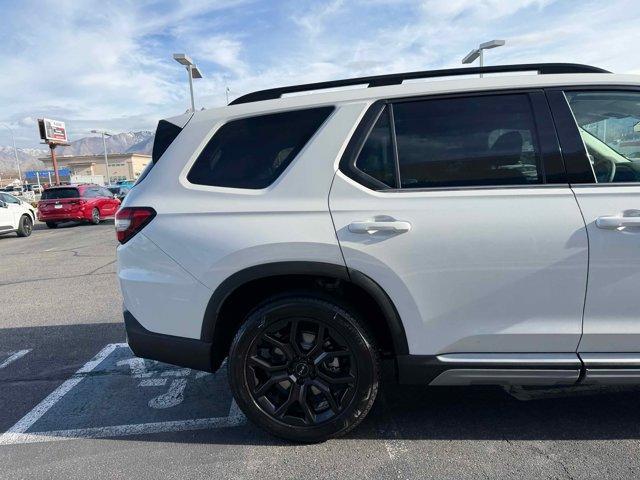new 2025 Honda Pilot car, priced at $49,619