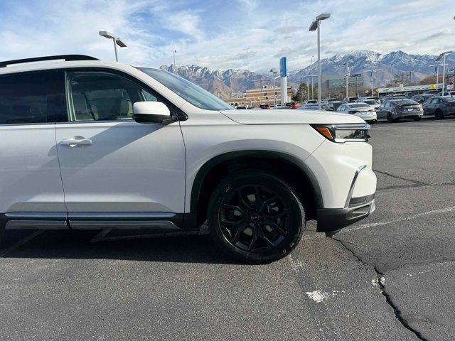 new 2025 Honda Pilot car, priced at $49,619