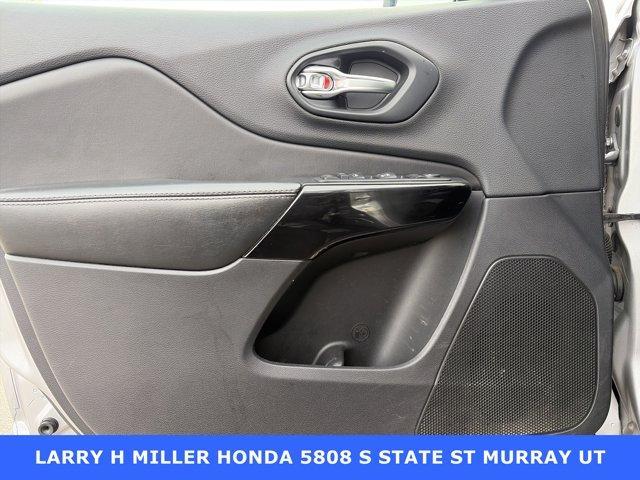 used 2019 Jeep Cherokee car, priced at $15,462