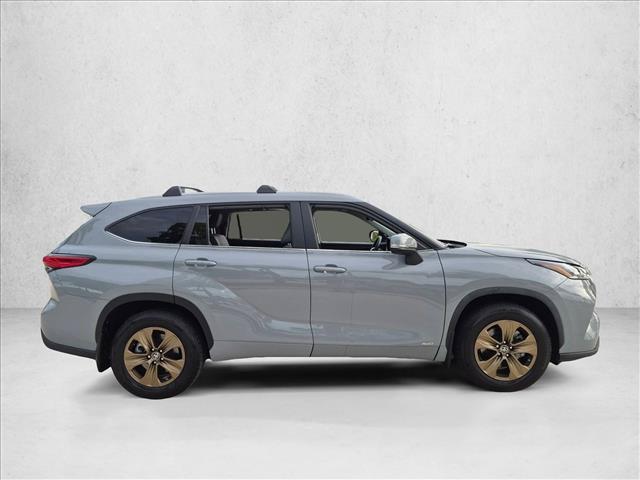used 2023 Toyota Highlander Hybrid car, priced at $32,990