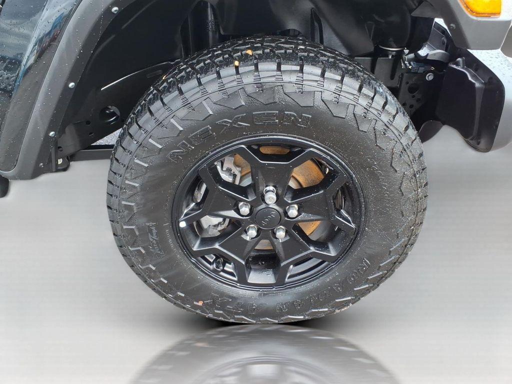 used 2022 Jeep Gladiator car, priced at $27,756