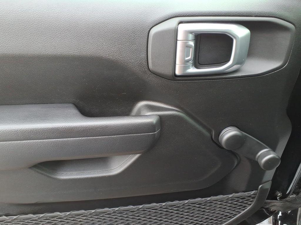 used 2022 Jeep Gladiator car, priced at $27,756