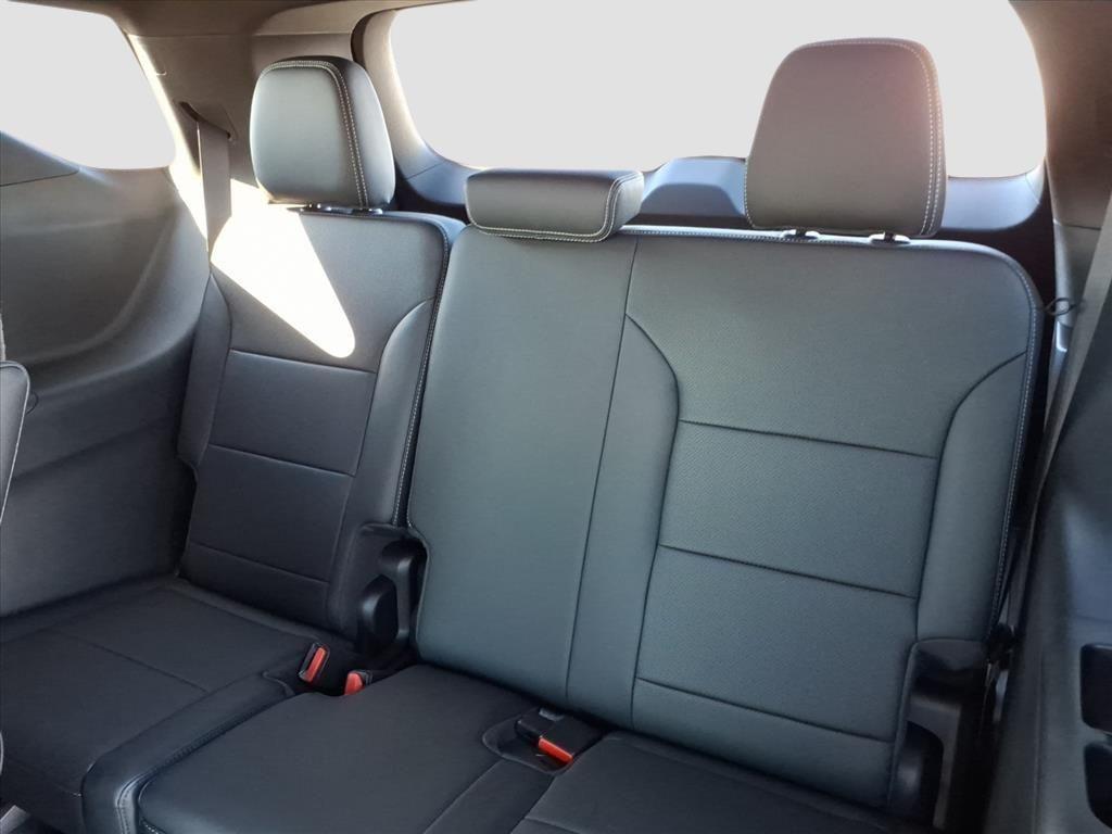 new 2026 Chevrolet Traverse car, priced at $43,988