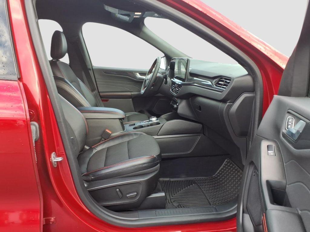 used 2023 Ford Escape car, priced at $25,864