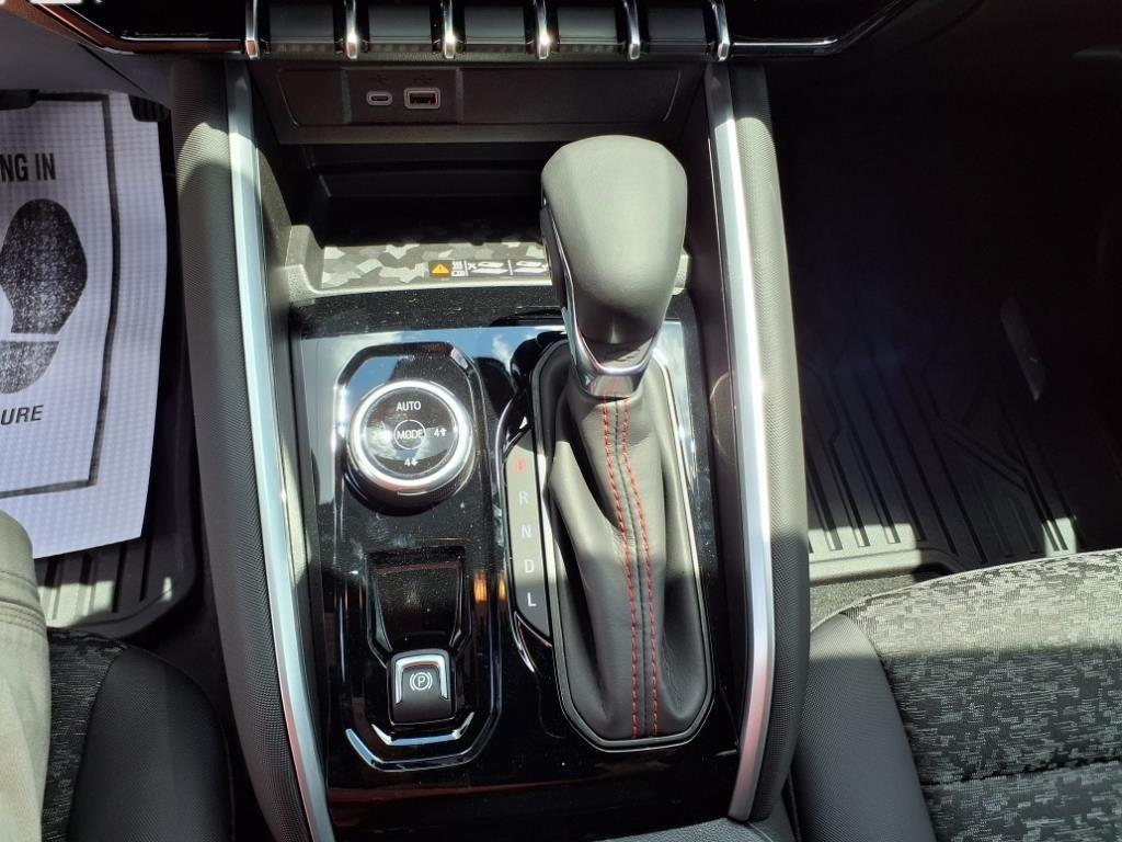 new 2025 Chevrolet Colorado car, priced at $46,110