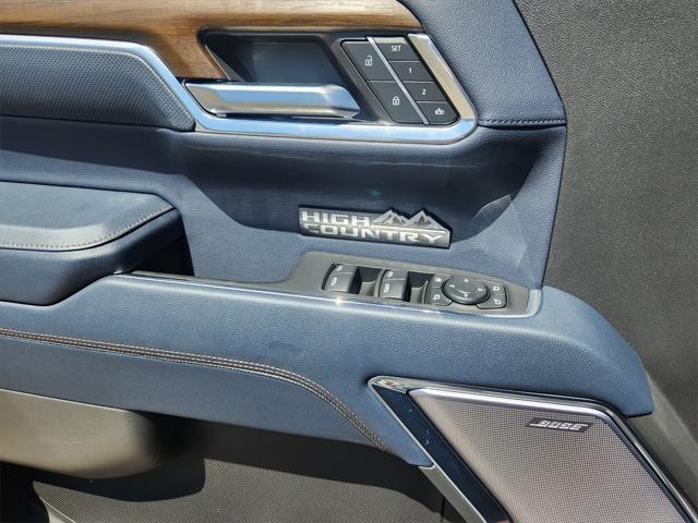 2024 Iridescent Pearl Tricoat Chevrolet Silverado 1500