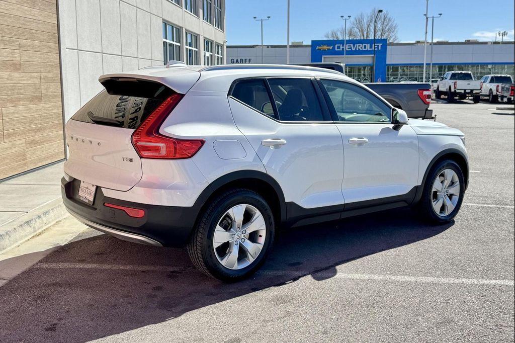 used 2021 Volvo XC40 car, priced at $15,995