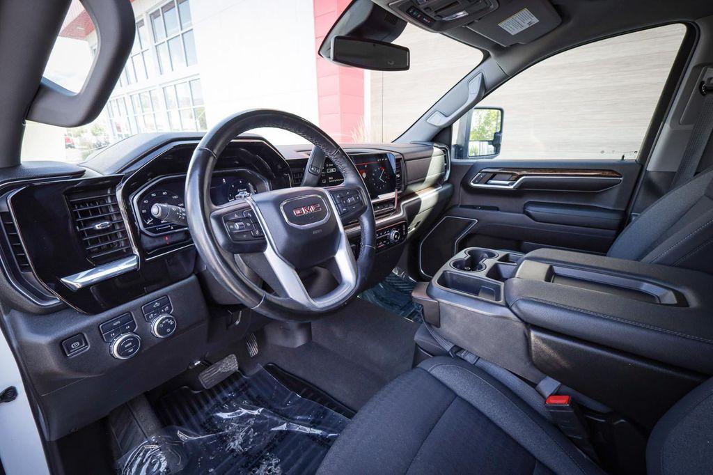 used 2023 GMC Sierra 1500 car, priced at $31,995