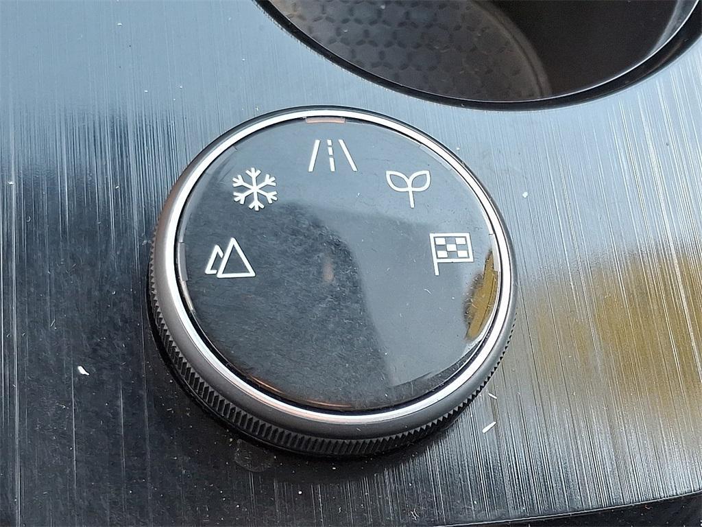 2022 Super Black Nissan Rogue