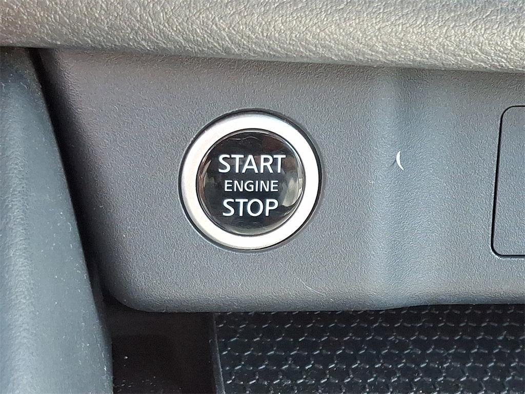 2022 Super Black Nissan Rogue