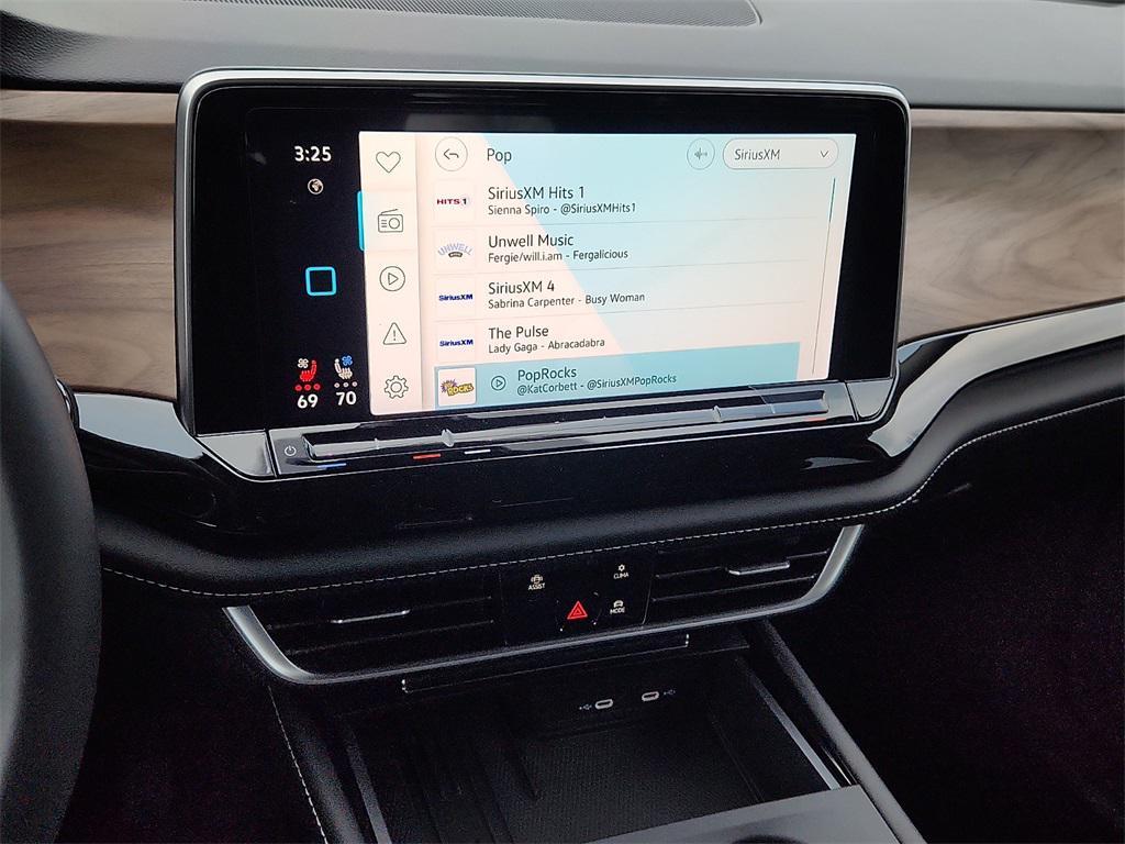 new 2026 Volkswagen Atlas car, priced at $44,012