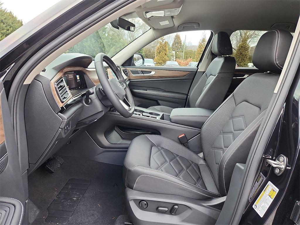 new 2026 Volkswagen Atlas car, priced at $44,012