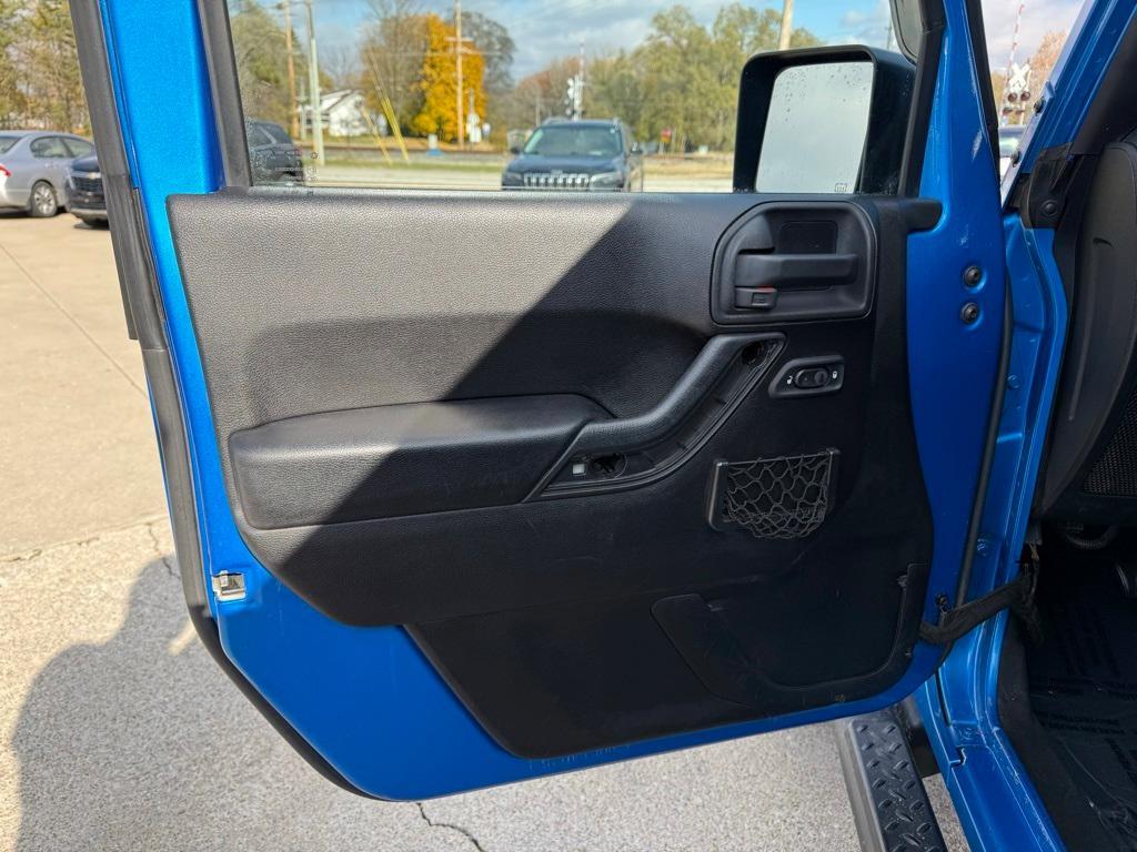 used 2015 Jeep Wrangler Unlimited car, priced at $14,554