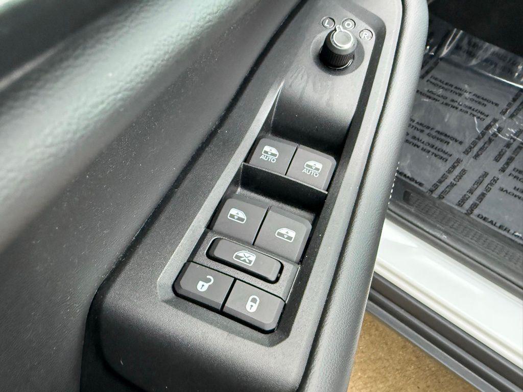 new 2025 Jeep Grand Cherokee car, priced at $36,997