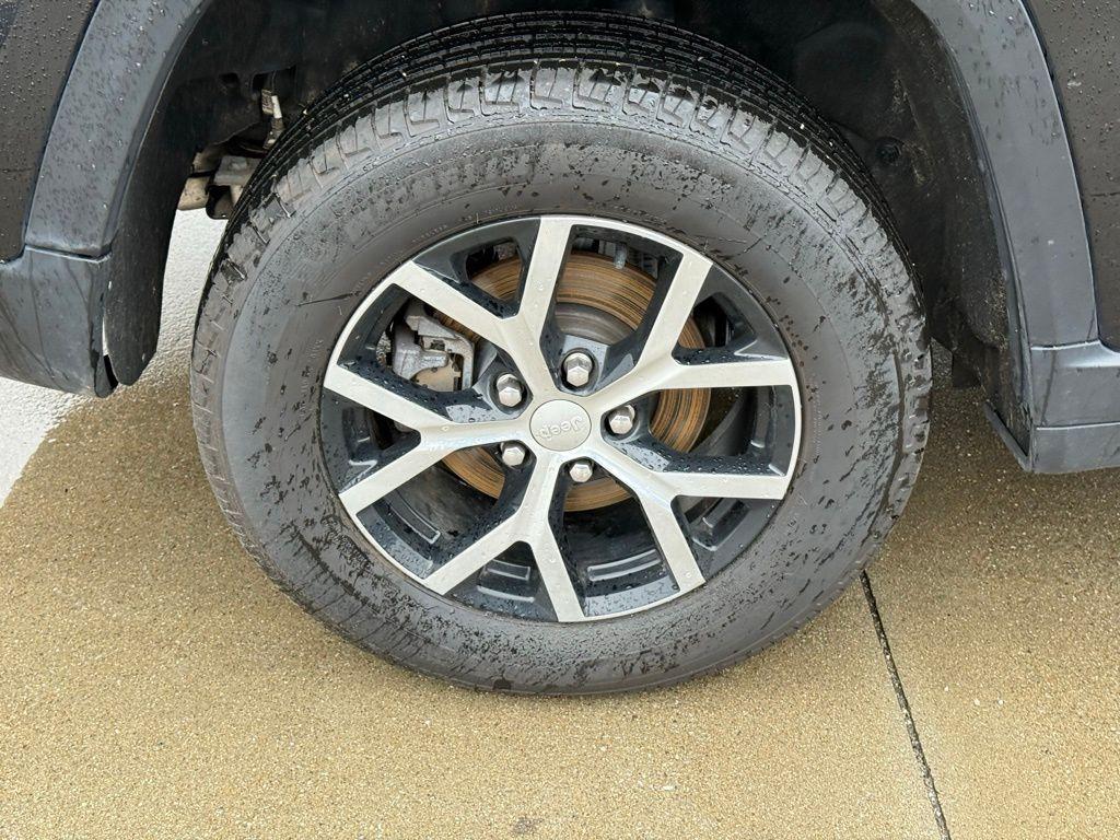 used 2023 Jeep Grand Cherokee car, priced at $26,656