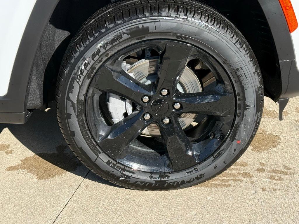 new 2025 Jeep Grand Cherokee car, priced at $50,885