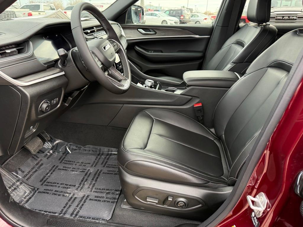 new 2025 Jeep Grand Cherokee car, priced at $51,235