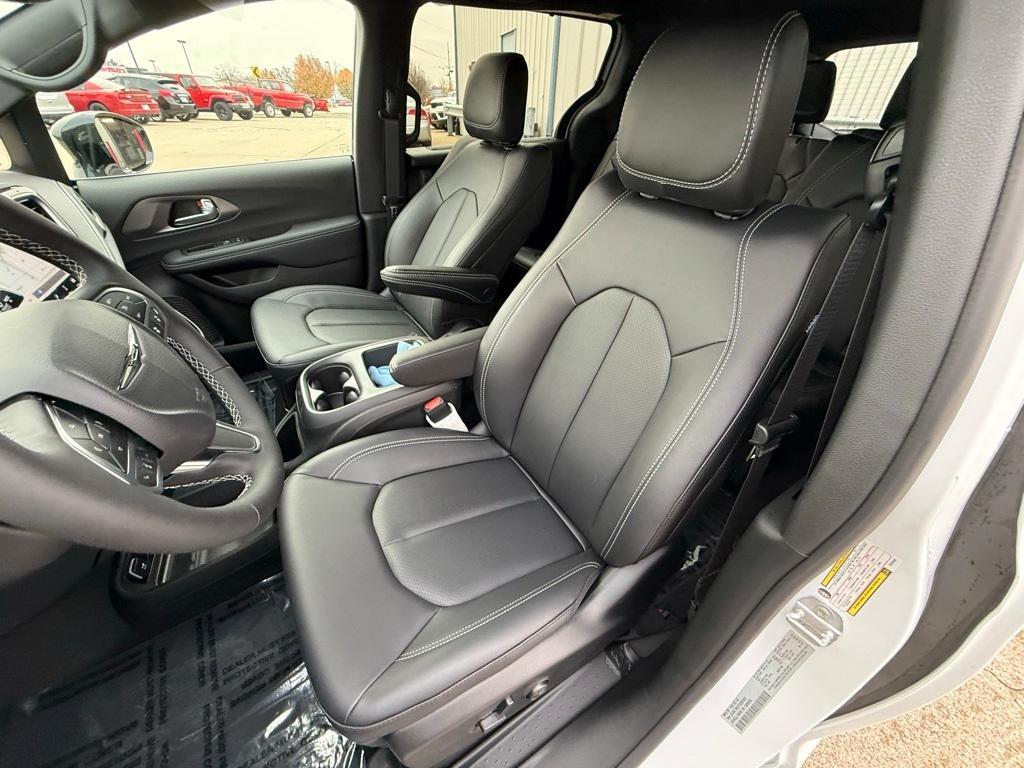 new 2026 Chrysler Pacifica car, priced at $43,973