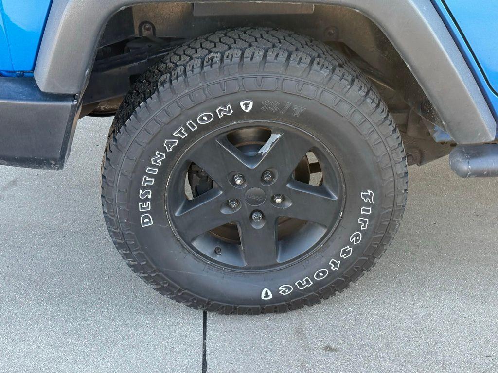 used 2015 Jeep Wrangler Unlimited car, priced at $15,229