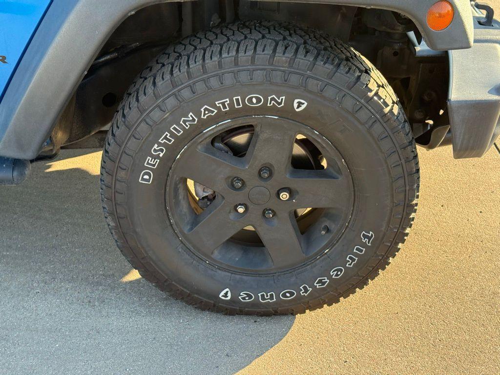 used 2015 Jeep Wrangler Unlimited car, priced at $15,229