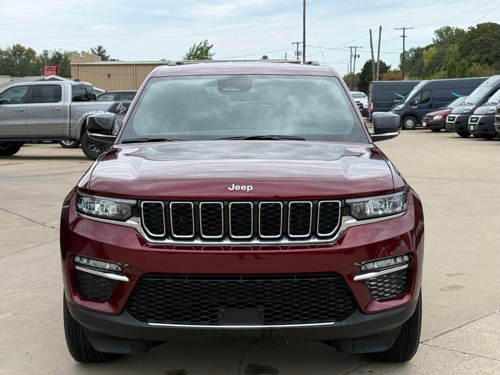 new 2025 Jeep Grand Cherokee car, priced at $42,217