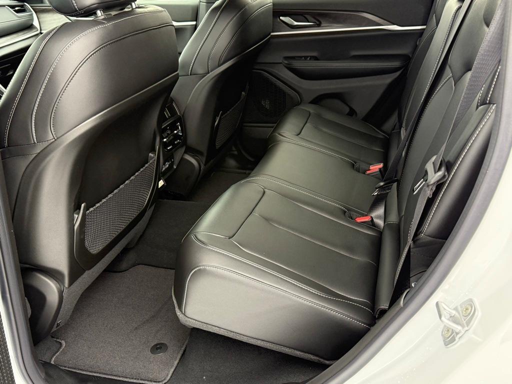 new 2025 Jeep Grand Cherokee car, priced at $47,125