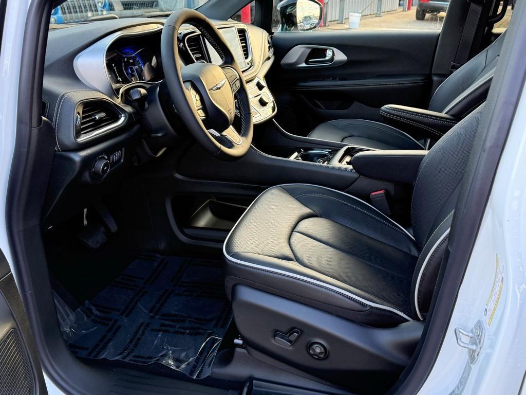 new 2026 Chrysler Pacifica car, priced at $47,101