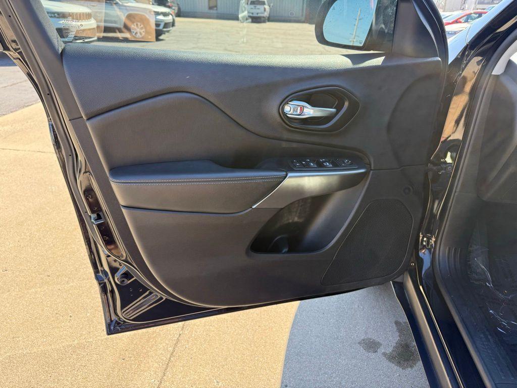 used 2021 Jeep Cherokee car, priced at $18,691