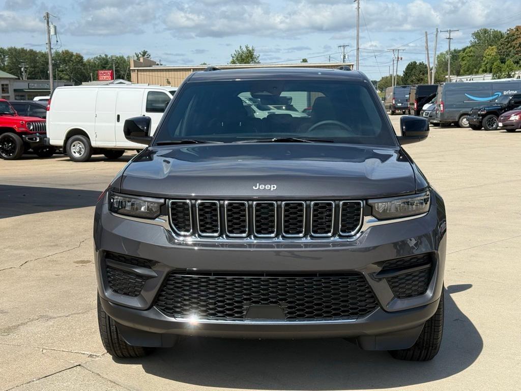 new 2025 Jeep Grand Cherokee car, priced at $39,908