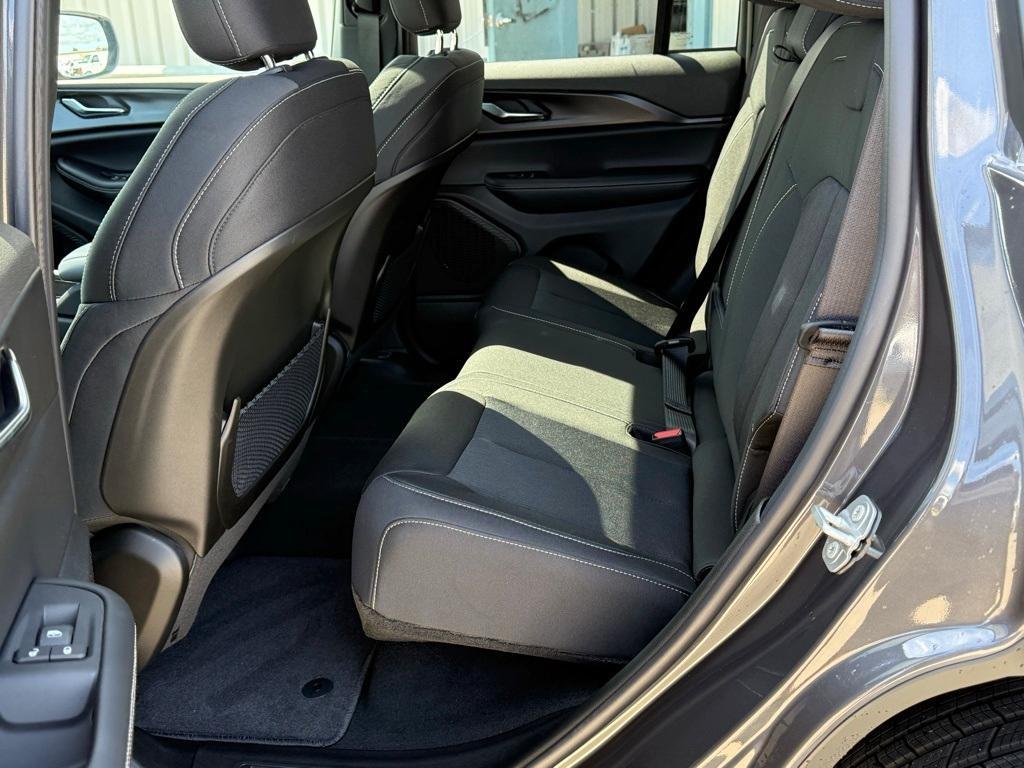 new 2025 Jeep Grand Cherokee car, priced at $39,908