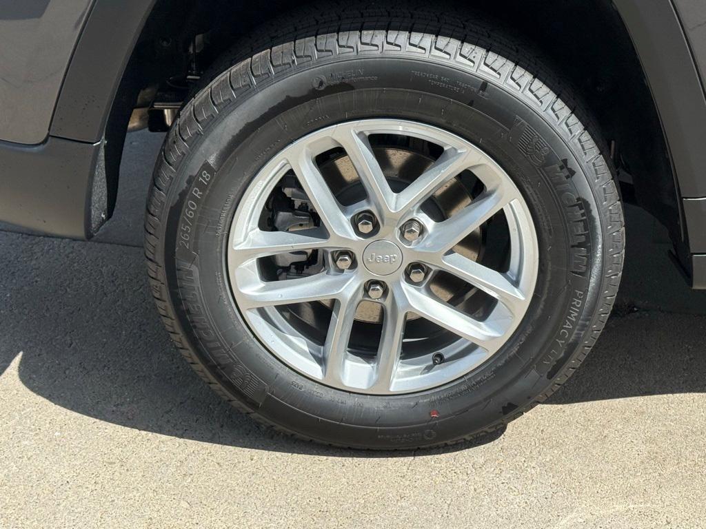 new 2025 Jeep Grand Cherokee car, priced at $39,908