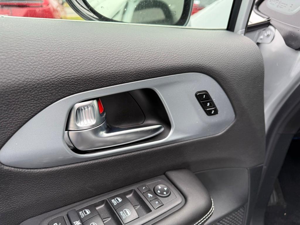 new 2026 Chrysler Pacifica car, priced at $48,277