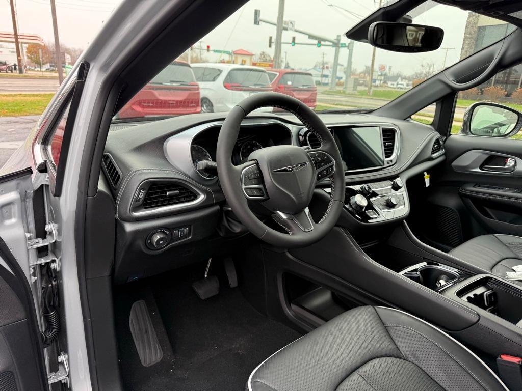 new 2026 Chrysler Pacifica car, priced at $48,277