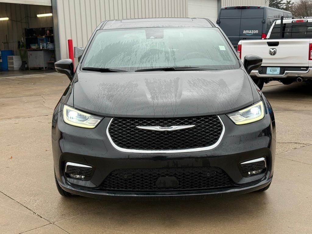 new 2025 Chrysler Pacifica car, priced at $48,111