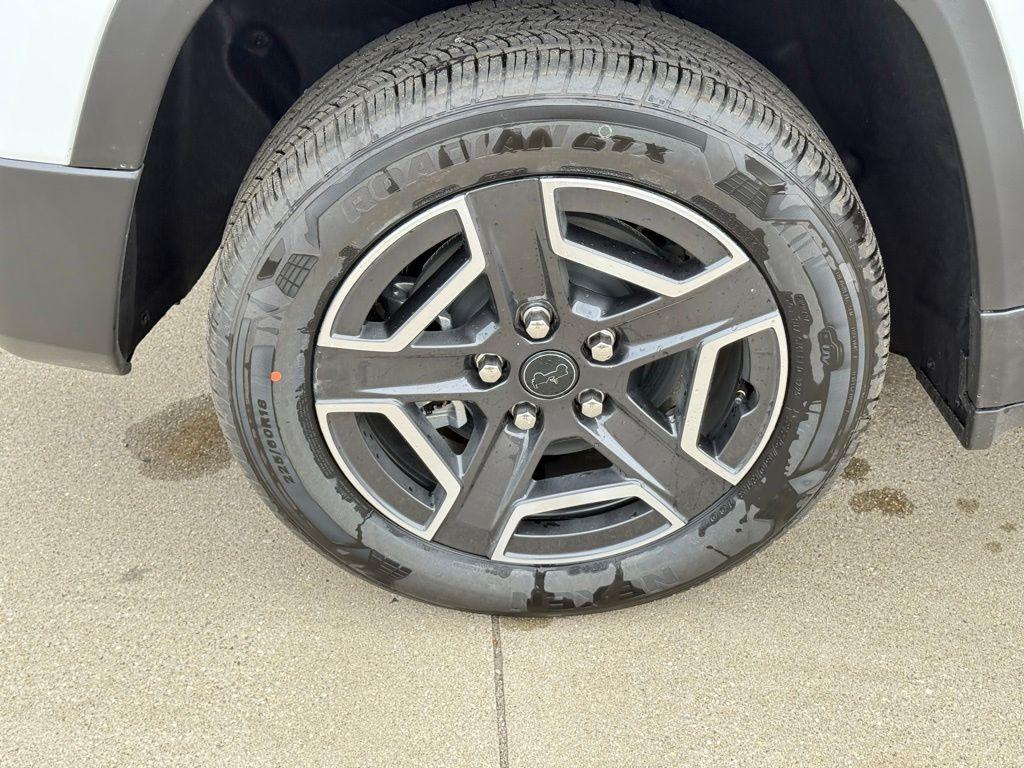 new 2026 Jeep Cherokee car, priced at $44,305