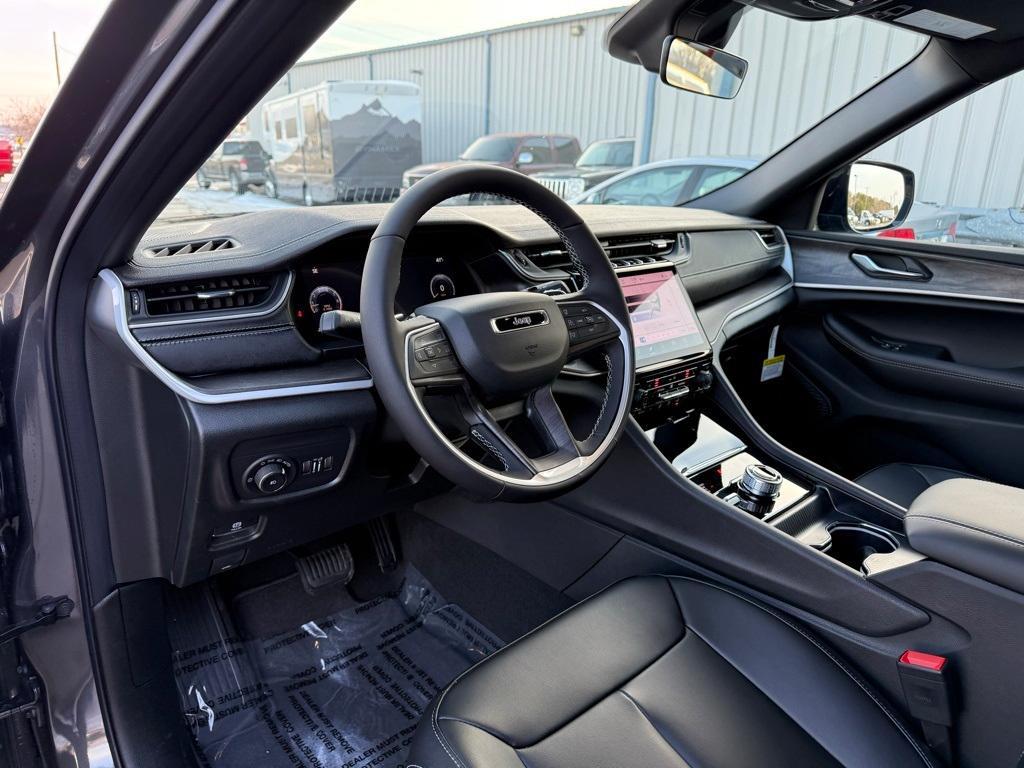 new 2025 Jeep Grand Cherokee car, priced at $47,970