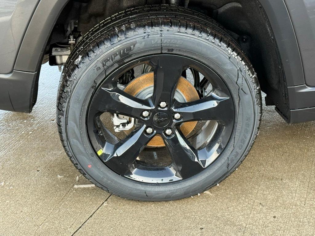 new 2025 Jeep Grand Cherokee car, priced at $47,970